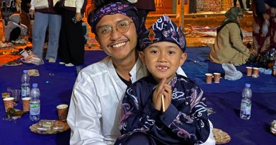 Abang Aqsha, Bocil di Tasik Memilih Jadi Dalang Dipanggung Wayang Golek, Aksinya Memikat Warga