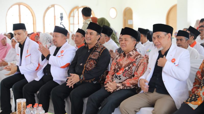 Didepan Sejumlah Kader PKS Kota Tasik, Diky Candra : Pak Sohibul Iman Murid Ayah Saya