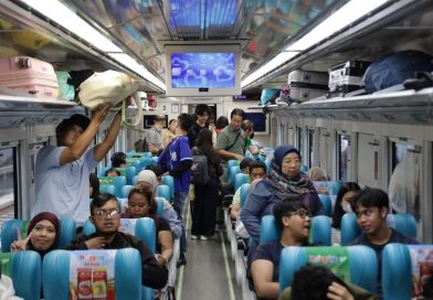1 Minggu Awal Masa Liburan Sekolah, Warga Naik Kereta Api di Daop 2 Naik 7,4 Persen
