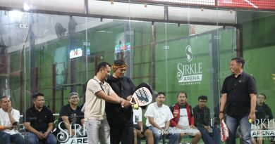 Pertama Kali Pegang Raket Padel, Diky Candra Berharap Ada Turnamen Skala Besar di Kota Tasik