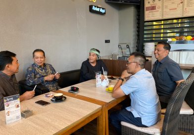 Dulu di TV Diky Candra Host dan Menkop Narsum, Kini di Tasik Bertemu Lagi Terkait Tugu Koperasi