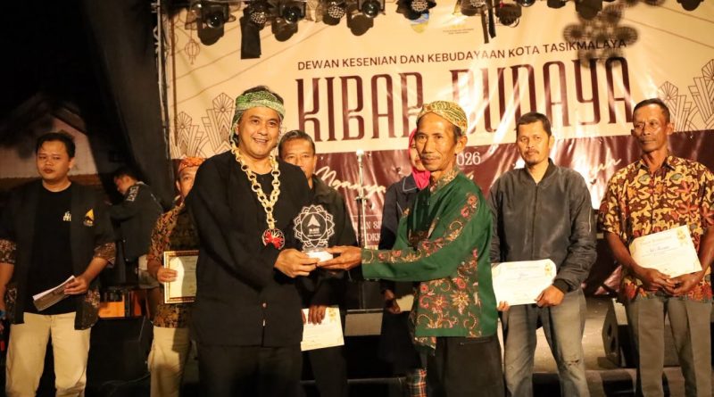 Kota Tasik Tunjukan Identitas Lewat Kibar Budaya, Diky Candra Dorong Jadi Daya Tarik Wisata