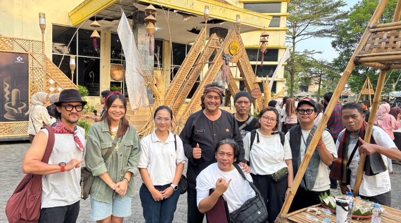 Diky Candra Mengaku Merasa Tersindir Dengan Karya Seniman Nyentrik Kang Acong, Kenapa Neh?