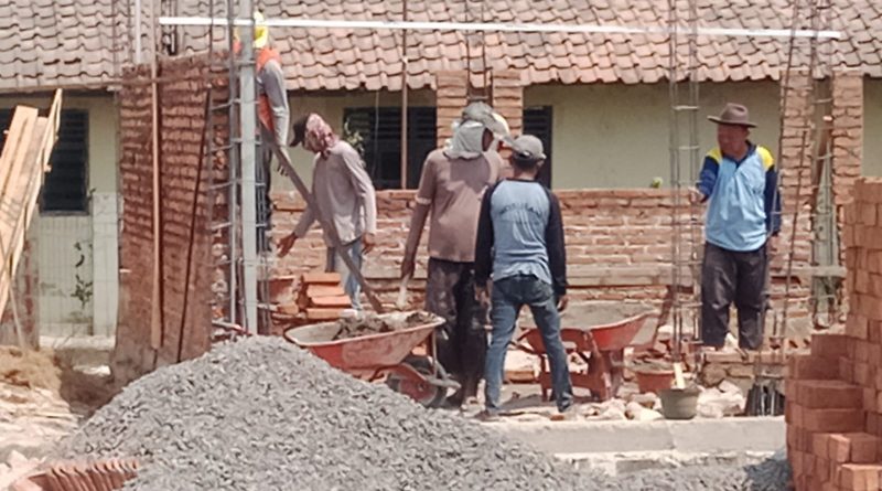 Rehab di SDN Wanasalam 2, Baja Ringan Diborongkan Harganya Rp 200 Ribu per Meter